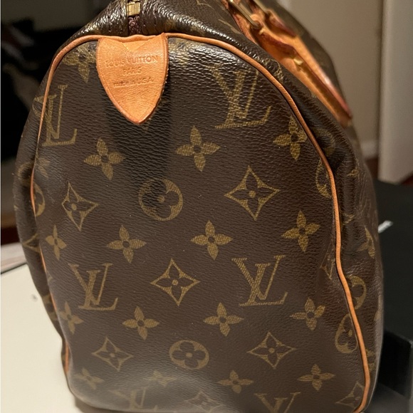 Louis Vitton Speedy 30- used but in good condition!